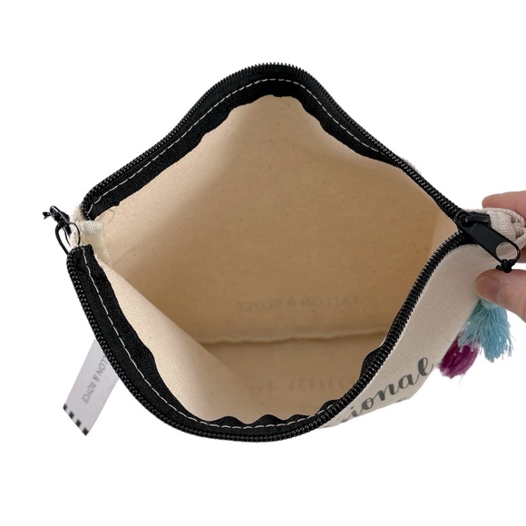 🌟Fallon & Royce HE SAID I WAS DELUSIONAL I NEARLY FELL OFF MY UNICORN Pouch NWT - Picture 4 of 4